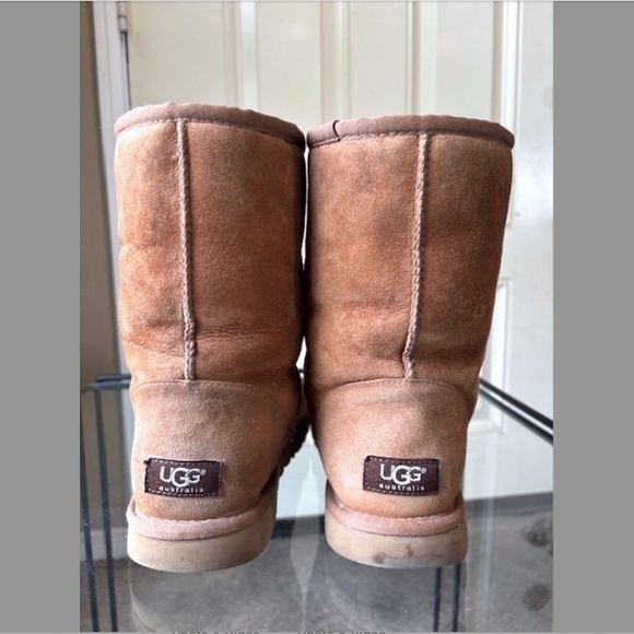 UGG Classic Short II Pull-On Suede Boots in Chestnut EUC/sz 9 - Picture 7 of 12